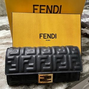 AUTHENTIC FENDI Baguette Continental Wallet